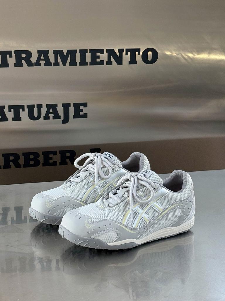 Tide brand fried street 2025 new retro German training shoes women's Forrest Gump shoes inner height increase flat American casual sports board shoes