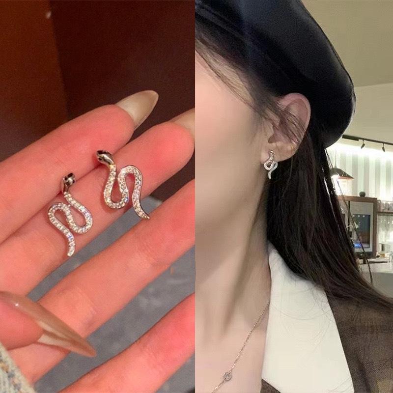 chaebol big lady snake stud earrings niche temperament unique earrings light luxury exquisite high-end design earrings women