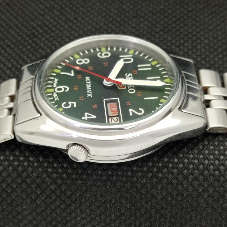 POUŽITÉ VINTAGE SEIKO 5 AUTOMATIC JAPAN PÁNSKÉ DEN/DATUM ZELENÉ HODINKY 621c-a415318-2 SKU621c-a415318