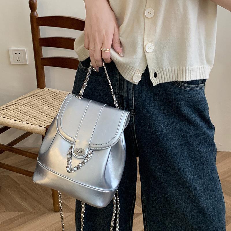 

Высококачественный новый рюкзак, сумка для девочек, простой контрастный цвет, цепочка, кроссбоди, на плечо, маленький рюкзак серебряный