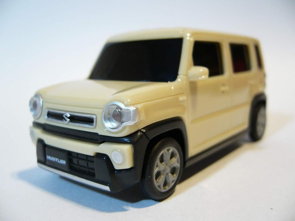 SUZUKI New Hustler Car Diecast Model Car Color Sample Chiffon Ivory Metallic Pull-Back