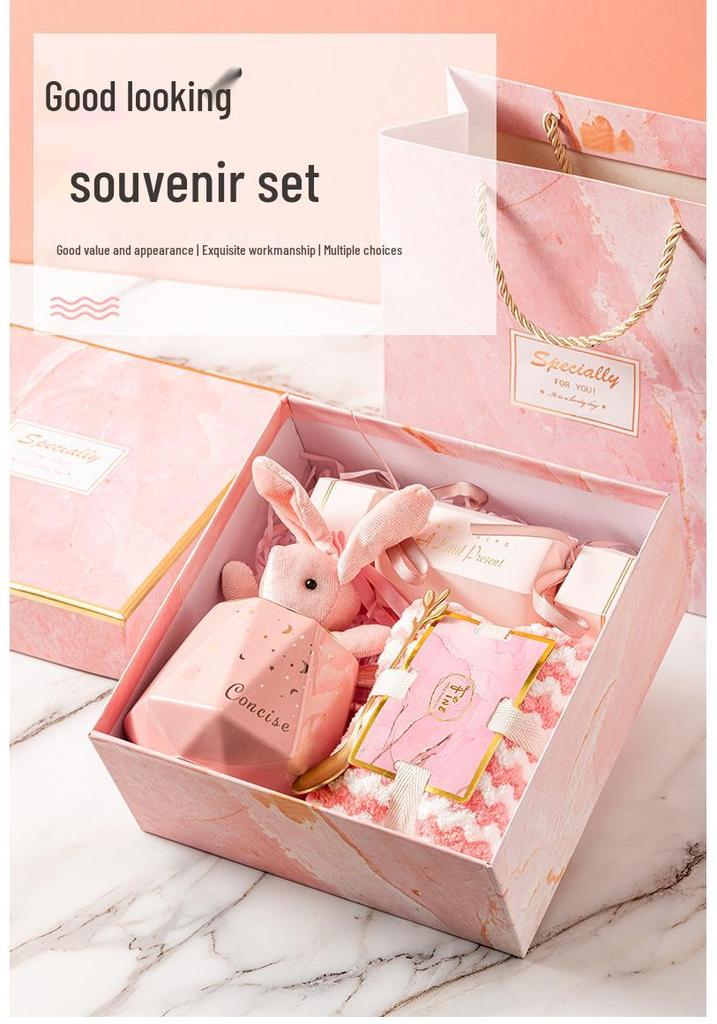 Wedding Party Favors & Gift Set for Bridesmaids, Groomsmen, Valentine's Day, Birthdays