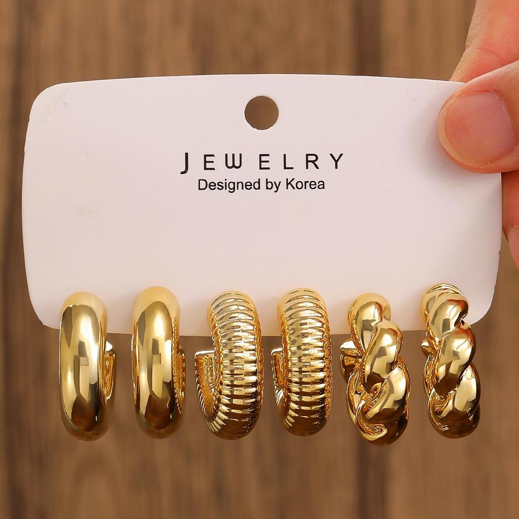 Elegant Geometric Gold Circle Earrings Set - Bold, Creative Design