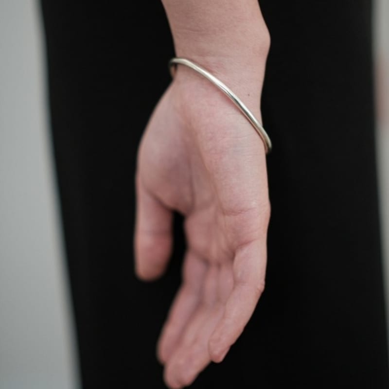 EEY Classic Circle Bangle