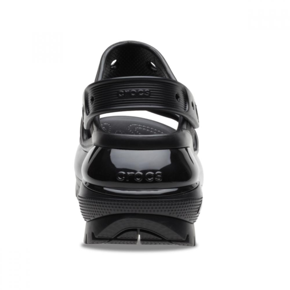CrocS Women S Mega cruSh Sandal 207989 001