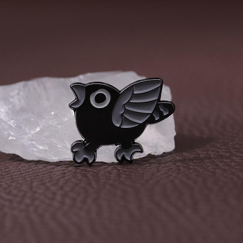 Black Chic Punk Bird Brooch With Creative Cartoon Design Eyecatching Decorative Alloy Pin All For