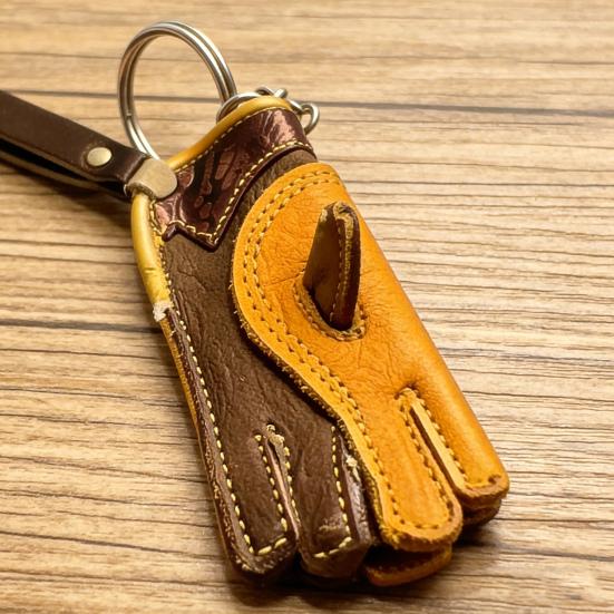Mini Falconry Glove Keyring Men Faux Leather Tiny Glove Finger Miniature Falcon Perch Gift for Bird Handlers Falconry Lovers