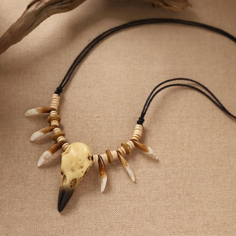 Original eagle bird crow skull dog tooth necklace retro niche crow skull pendant ethnic tribe men and women personalized accessories