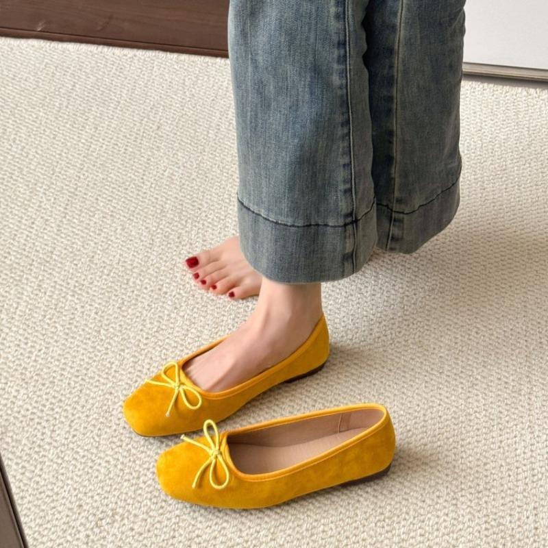 Hot Selling 2025 Soft Bottom Ballet Flats Low Heel Slip-On Round Toe Velvet Shoes with Bowknot Macaron Casual Women's Footwear