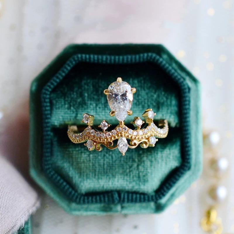 Independent Station Vintage Crown Ring Water Drop Pear Shaped Mozzarella Diamond Engagement Ring