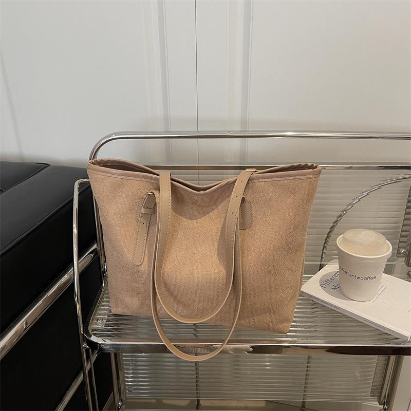 Autumn and Winter Popular Niche High-end Women's Bag 2025 New Large-capacity Commuting Versatile Tote Bag Simple Shoulder Bag