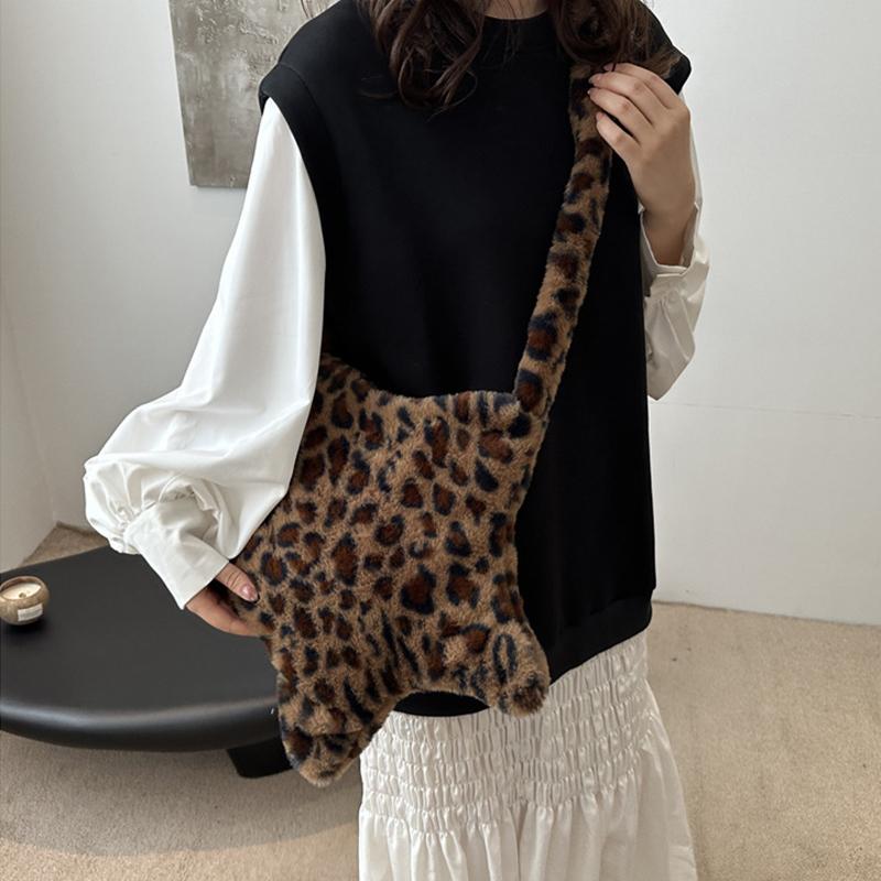 Winter Furry Star Large Capacity Shoulder Bag Vintage Tote Handbags Female Leopard Pattern Plush Crossbody Bags for Women CLE
