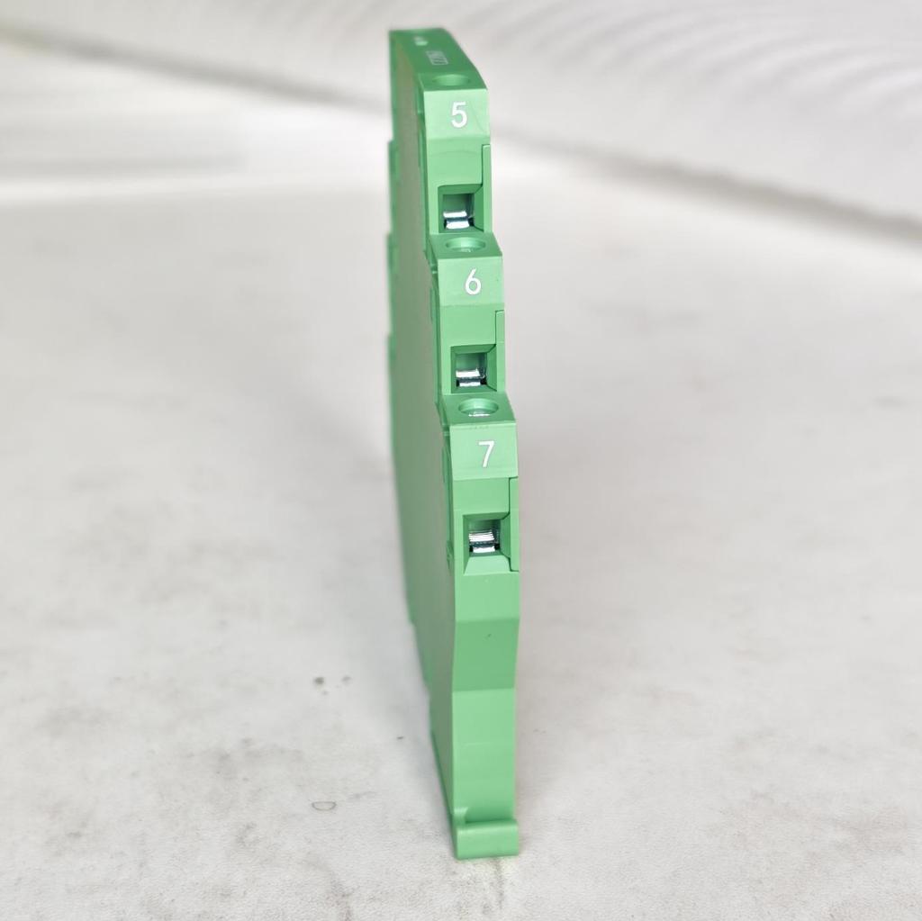Product Name: "Chenzhu CZ2067 Signal Isolator, 20-30VDC, Analog I/O, 1 In/1 Out"