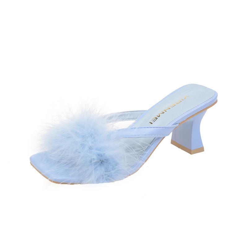 Lato 2025 nowa moda w stylu wróżki odzież wierzchnia puszyste kapcie damskie celebrytka kwadratowy obcas kryształowy pasek