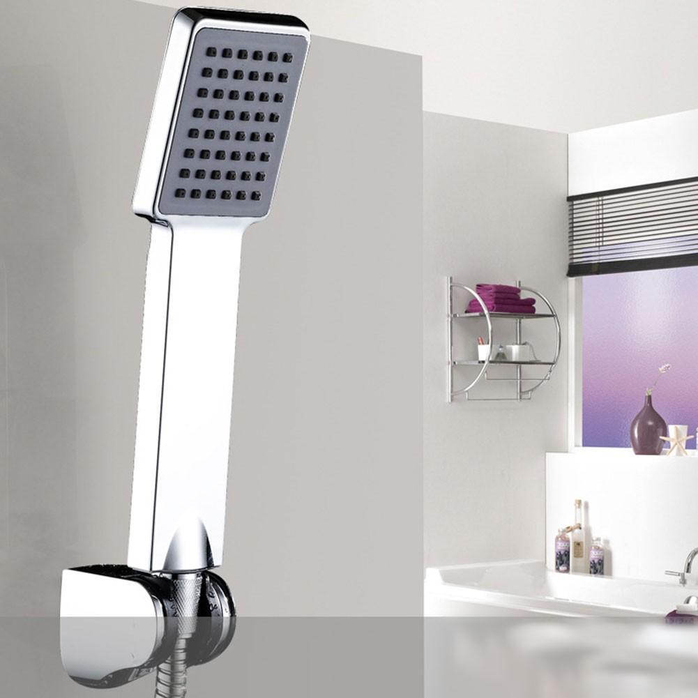 Moderner quadratischer Duschkopf Hoher Durchfluss Einzelnes Strahlbild Poliertes Chrom Hände