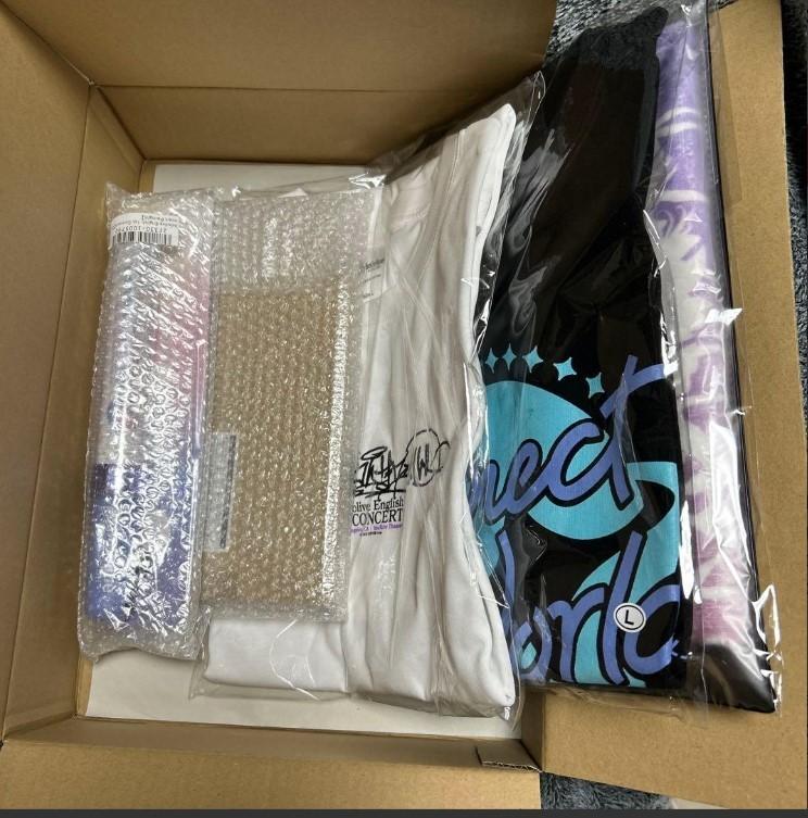 Hololive English 1° Concerto - Set Merchandising Connect World JPN