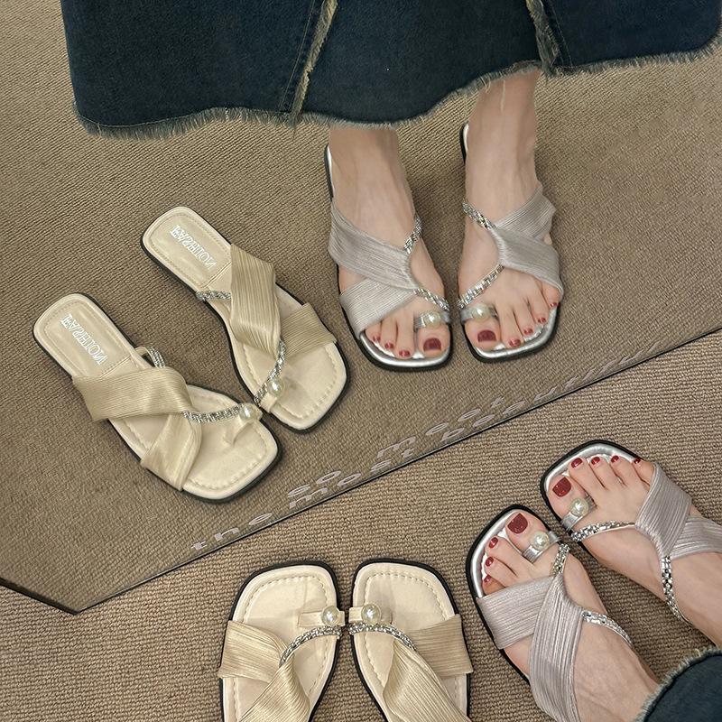 Popular Flat-bottomed Slippers Women's Summer Outer Wear 2025 New High-end Versatile One-word Cool Slippers Women's Ins Tide