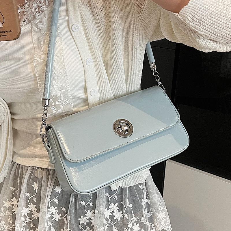 Spring and Summer Trend New Simple and Fashionable Women's Small Square Bag Casual Versatile High Sense Commuting Solid Color Messenger Bag