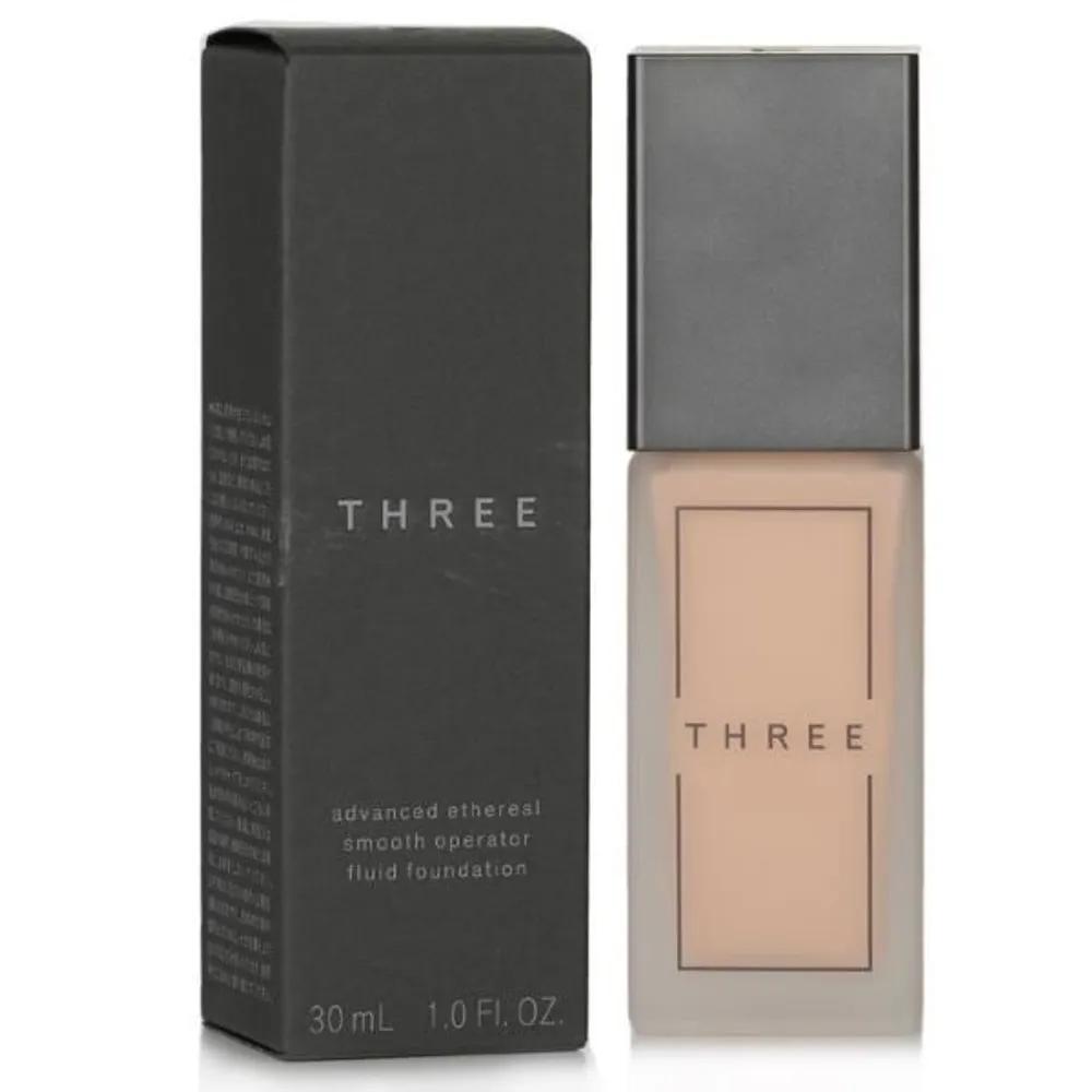three Érential Smooth Fluid Foundation-101