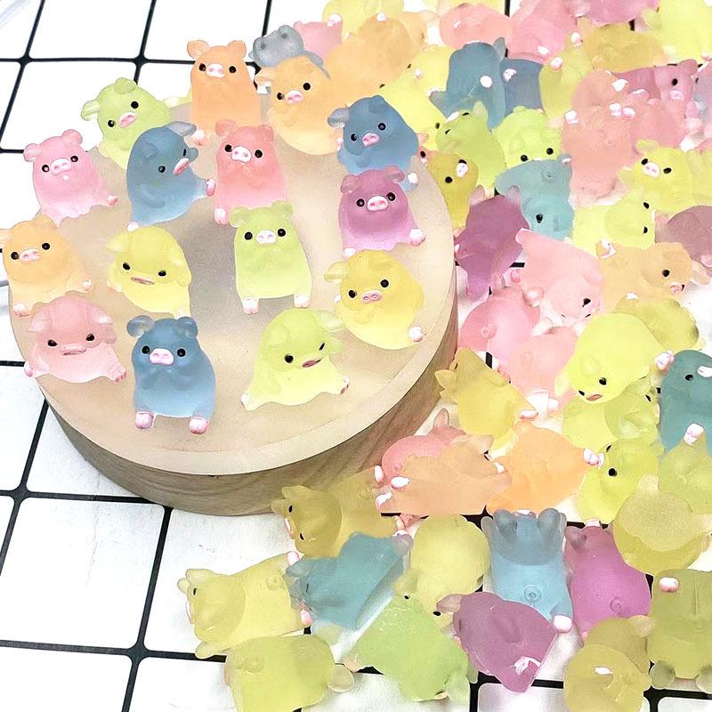 

Красочный светящийся чехол для телефона с DIY 3D смоляным украшением Luminous Color Pig