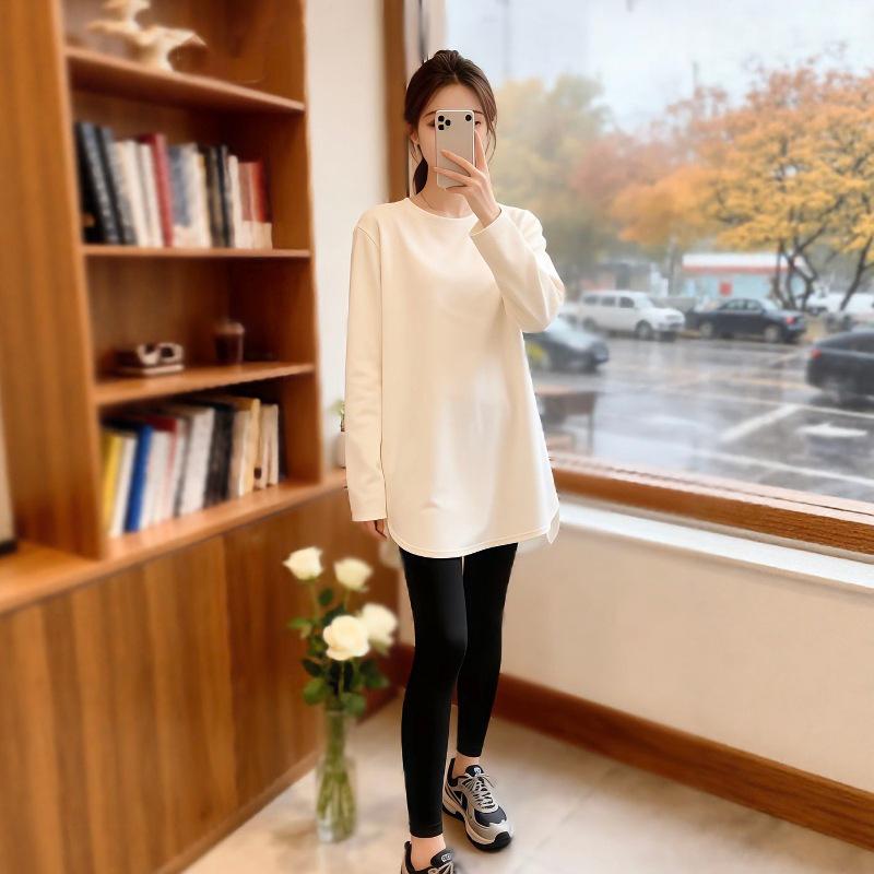 Women's White Velvet Layering Long T-Shirt: Loose, Brushed, Thickened, With Slits. Ideal as Winter Base Layer, Covers Buttocks.