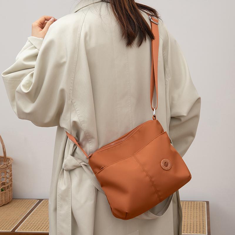 Borsa a Spalla da Donna di Grande Capacità Leggera Repellente all'Acqua in Nylon Borsa a Tracolla
