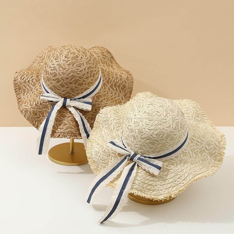 Women's French-Style Lace Bowknot Sunhat with Wavy Brim Foldable Beach Hat for Seaside Travel Spring And Summer
