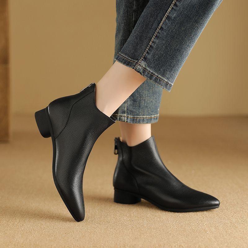 2025 neue Sommer- und Herbststiefel aus weichem Leder mit weicher Sohle, spitze Zehen, niedriger quadratischer Absatz, modische Stiefel, weiches Leder, französische Retro-Stiefel für Damen