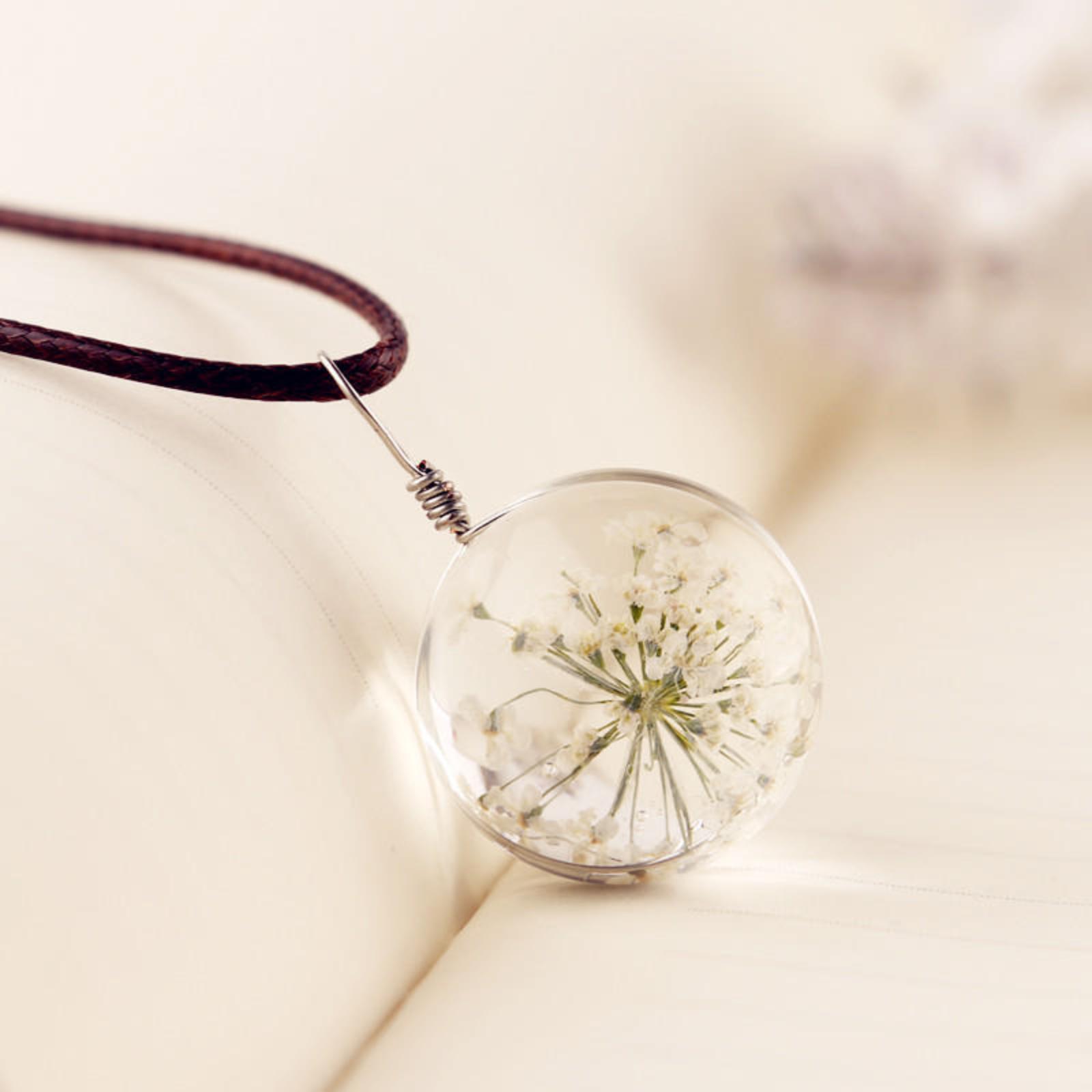 Dandelion Flower Pendant Necklace Time Gem Glass Ball Pendant Necklace Travel Souvenir Dried Flower Pendant Necklace Lace Flower Design One Size белый