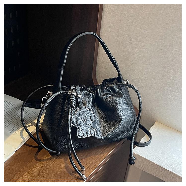 

Сумка на плече нішевий дизайн жіноча сумка 2025 літо нова мода плісована сумка-відро чорний