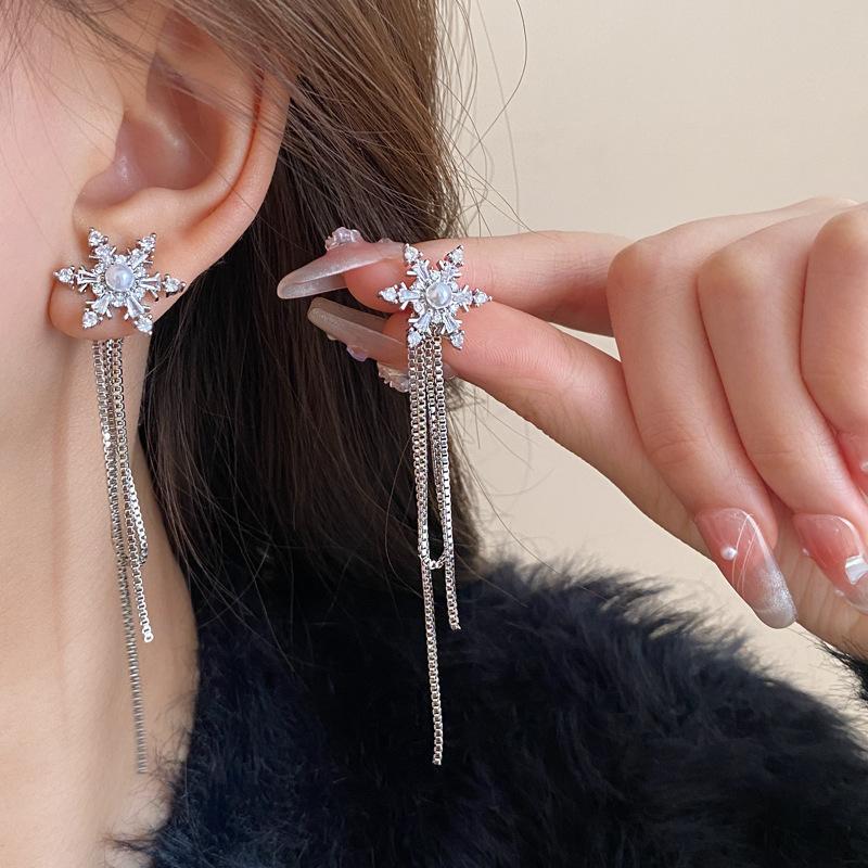

Silver Needle Pearl Zircon Snowflake Fringed Earrings Light Luxury High Sense Versatile Stud Earrings Temperament Earrings Women s Niche
