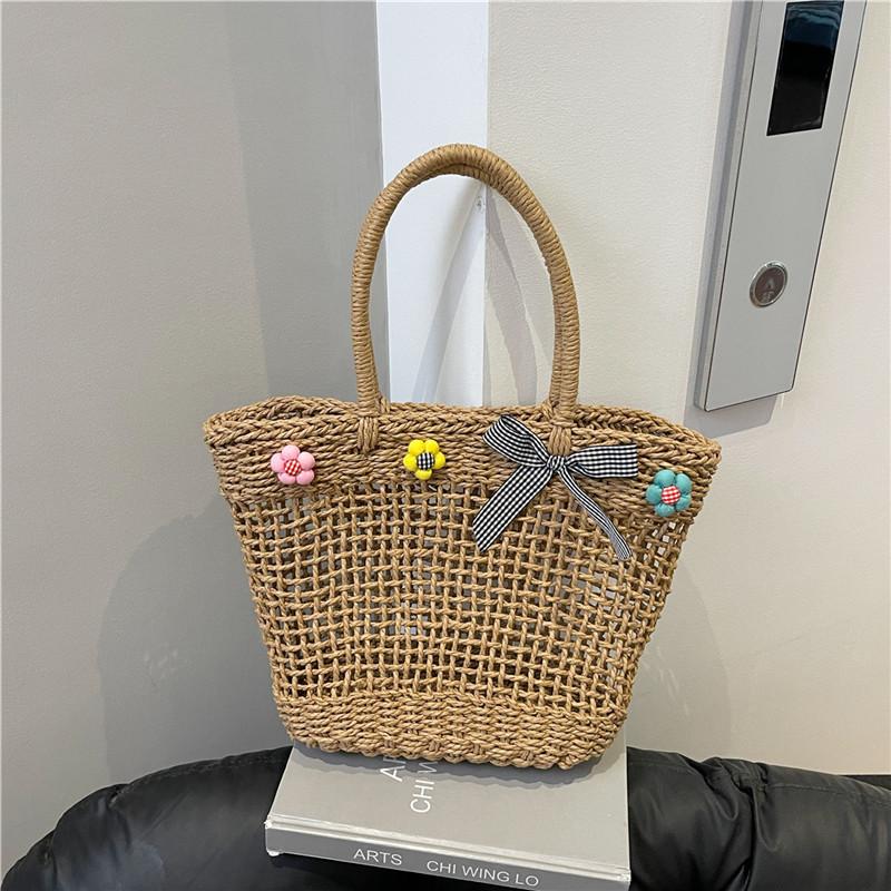 Small fresh straw woven bag women's new large-capacity woven bag leisure seaside vacation tote bag