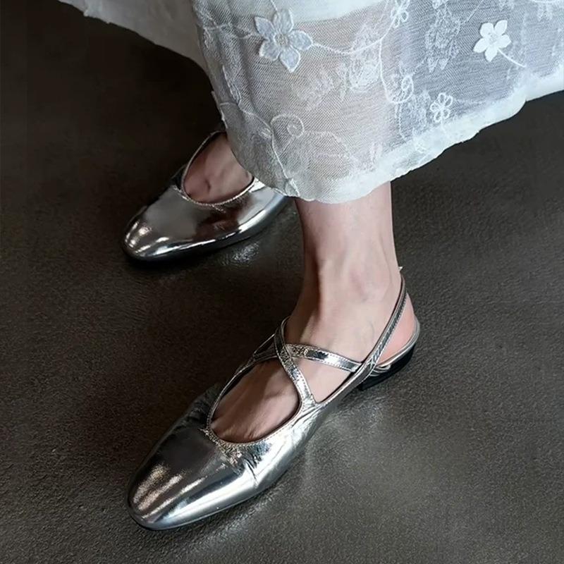 Silver versatile cross-strap flat-bottomed bag head sandals women's outer wear summer new round head light mouth rear empty single shoes