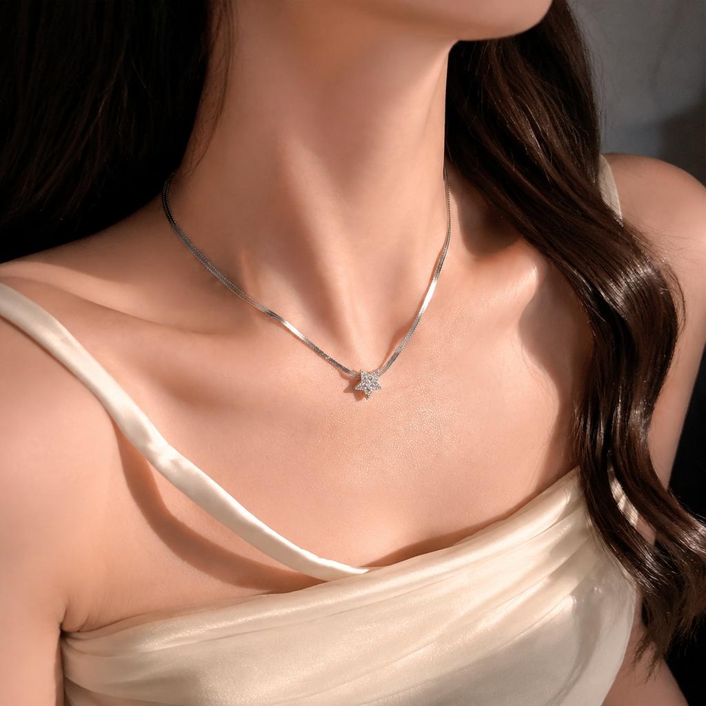 Star Snake Bone Chain for Women, Korean Style, Niche Luxury2024New Summer Collarbone Necklace Accessories