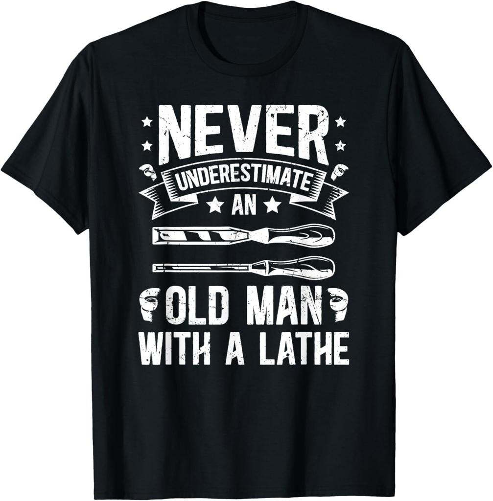 Alter Mann mit einer Drehbank Arbeit Drechseln Drechsler Geschenk Unisex T-Shirt