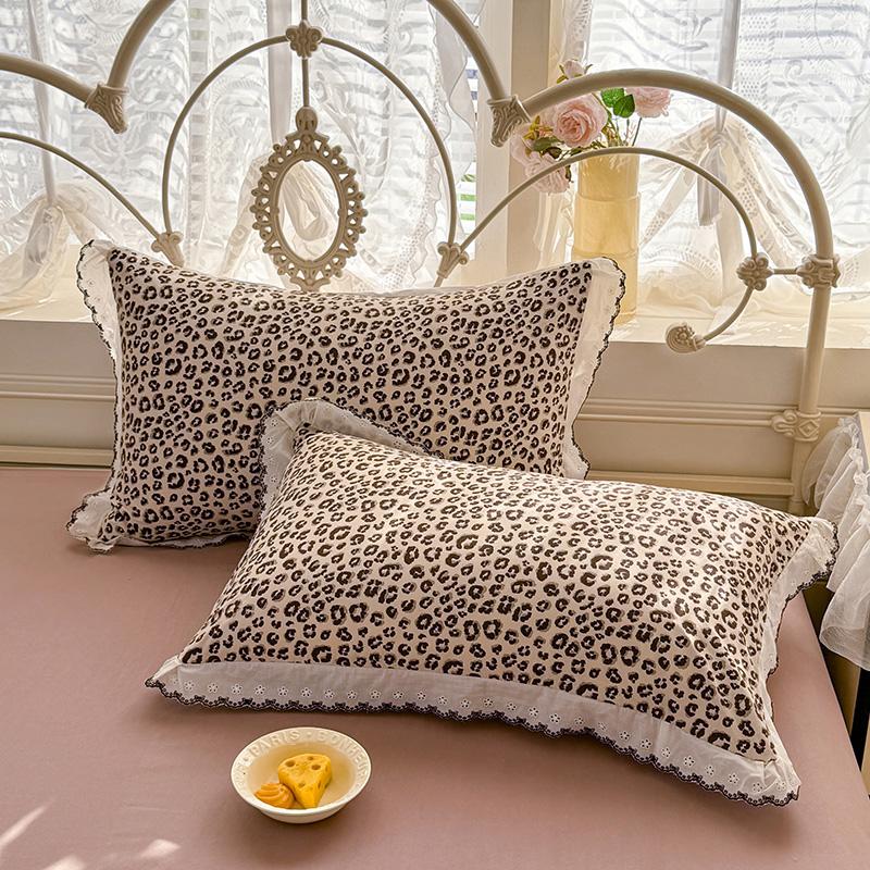 1pc Lace Trim Leopard Printed Pillowcase Cover 48x74cm INS Style Pillow Cover Skin-friendly Pillow Sham