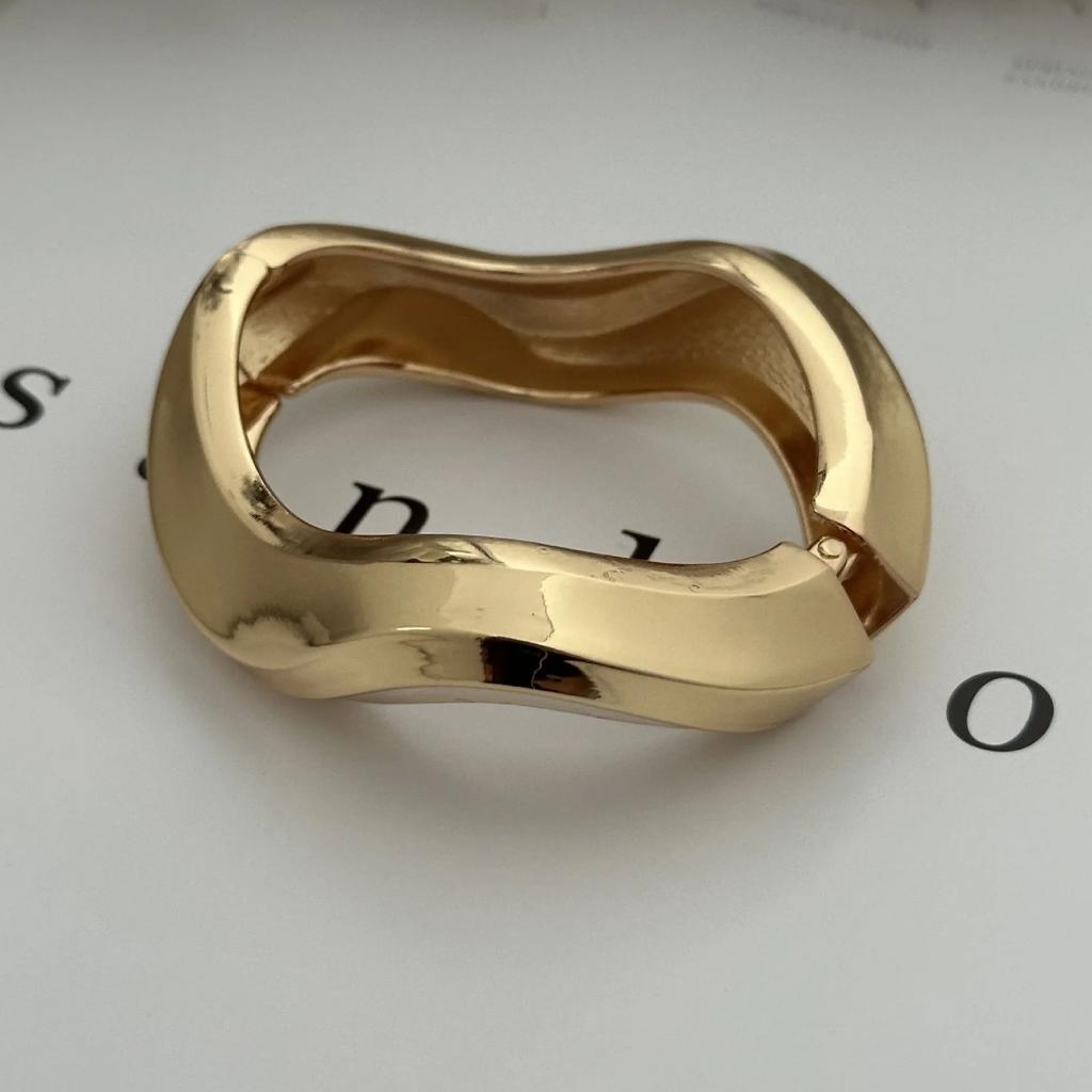 Vintage Metal Wave Twist Smooth Irregular Bracelet for Women Exaggerated Geometric Chunky Cuff Bangle Hip Hop Punk Jewelry