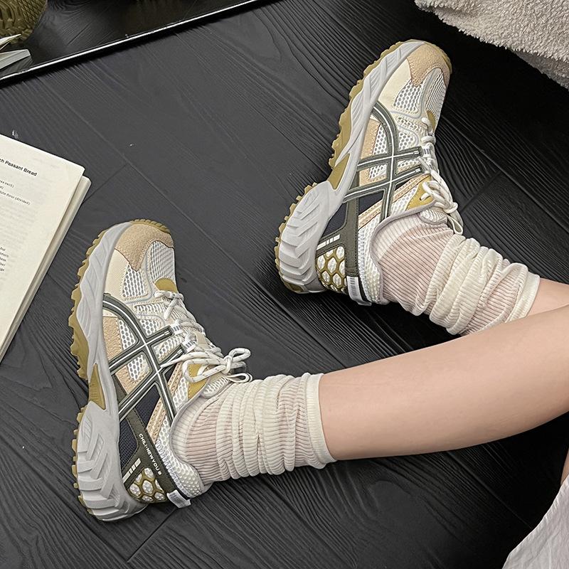 Retro lightweight dad shoes women's 2025 new thick-soled versatile color matching breathable foot small casual sports sneakers