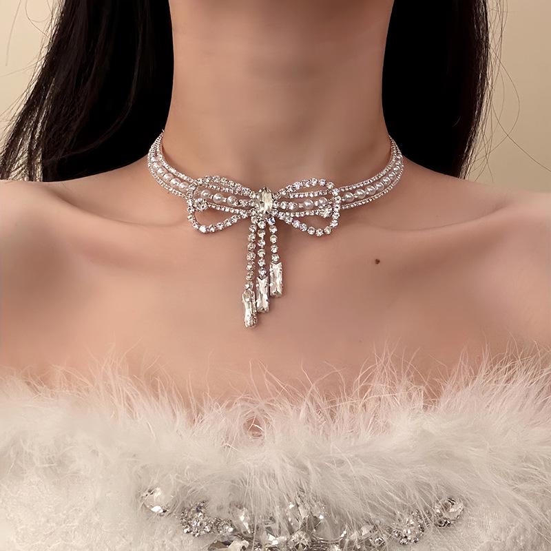 Exquisite Rhinestone Bow & Pearl Clavicle Necklace for Women