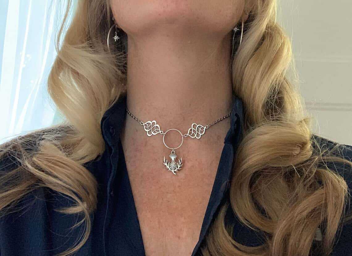 

Charm Retro Sliver Color Scottish Thistle Flower Celtic Knot Pendant Necklace for Women Sister Necklace Stainless Steel Jewelry