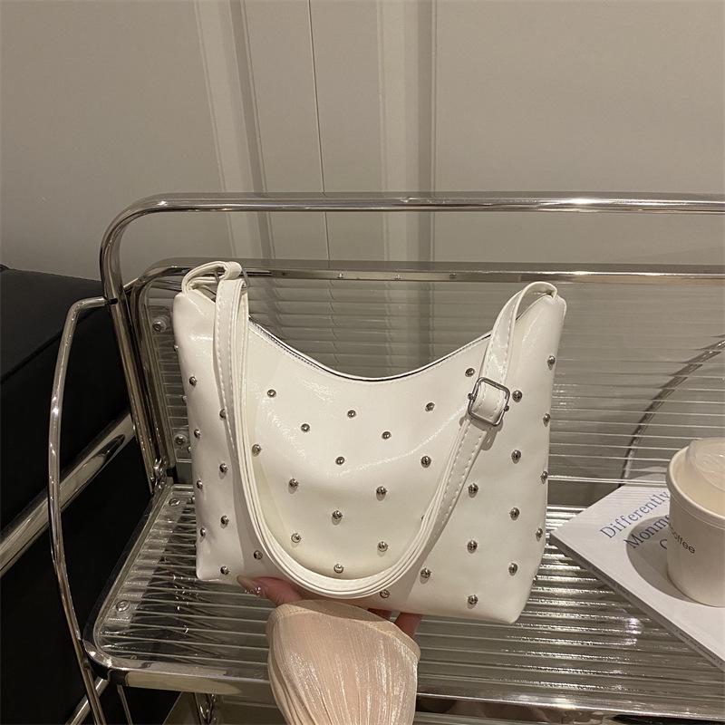 

Chic Large Women s Dumpling Bag - Trendy, Versatile Shoulder & Crossbody 2025 26.5*7.5*20 белый