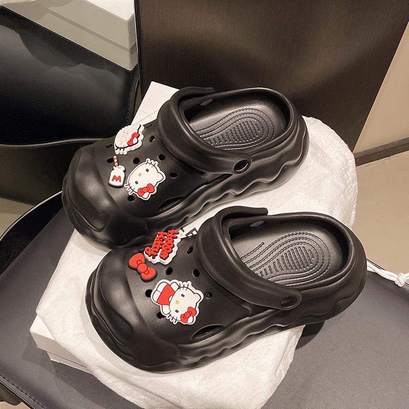 

In the summer of 2025, the new cute cartoon cool slippers, thick-soled heightening hole shoes, and home non-slip cool slippers. 35
