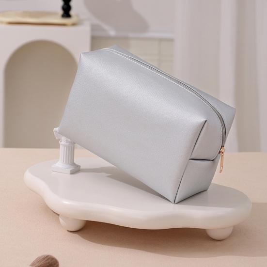 Portable Cosmetic Bag Stylish Zippered Makeup Pouch Travel Toiletry Organizer for Women Lipstick Makeup Brushes