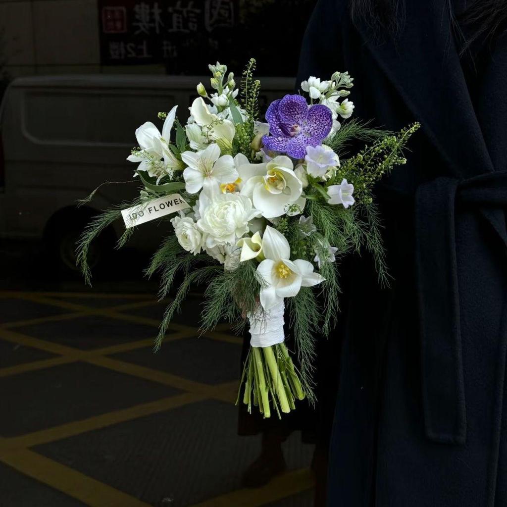 Korean Mori Style Small Fresh Bridal Bouquet for Wedding and Photography