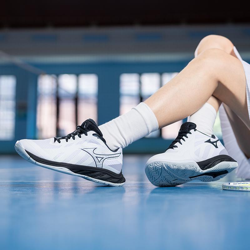 Mizuno Wave Fang EL 2 Wide White Black Unisex Sneakers Grey 71GA242302