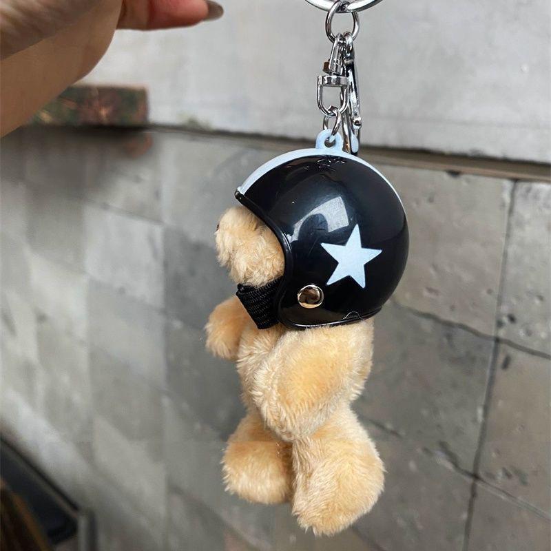Neue Niedliche Bären-Schlüsselanhänger mit Helm Y2K Plüsch-Ornament Anhänger Autoschlüsselanhänger Rucksack-Dekoration Taschen-Anhänger Schmuck black