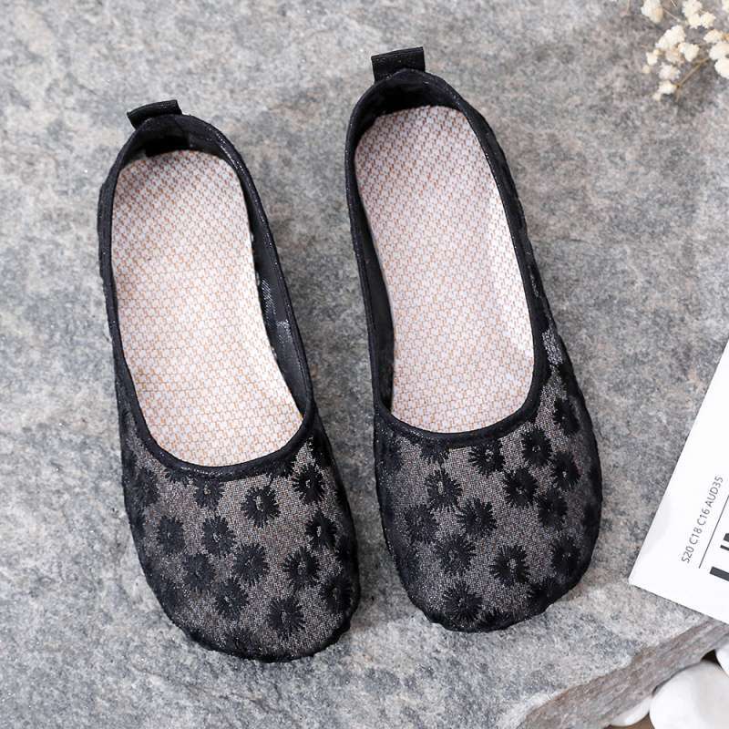 Summer sandals women's single shoes soft sole breathable lace shallow mouth versatile women's shoes comfortable flat bottom casual mother shoes mesh
