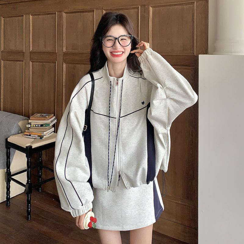 Light Gray Casual Sports Sweater & Contrast Short Skirt Set 2025