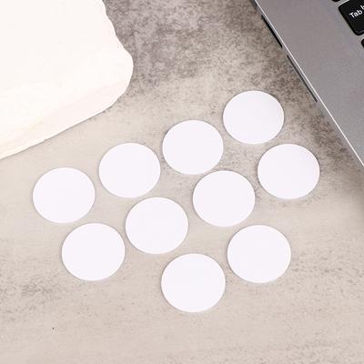5ks přepisovatelných černobílých Ntag215 NFC kulatých mincí 504 bajtů chytrých štítků na karty Ntag215 25 mm pro NFC telefonní hry
