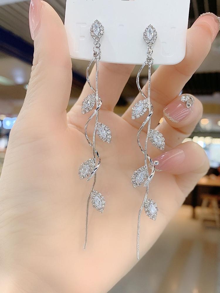 Fashionable Spiral Leaf Earrings with Long Style and Versatile Temperament, New Trendy and Personalized Earrings